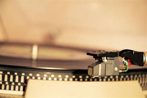 270+ Phonograph Needles Cartridge Of A Turntable In Work Stock Photos ...