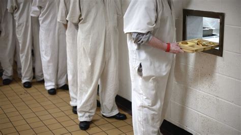 Prison Food Is Making U.S. Inmates Disproportionately Sick - Hyroglf