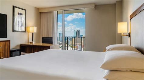 Downtown Miami Hotel Rooms & Suites | Hyatt Regency Miami