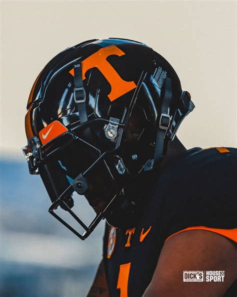 Tennessee football black uniforms return for Kentucky game