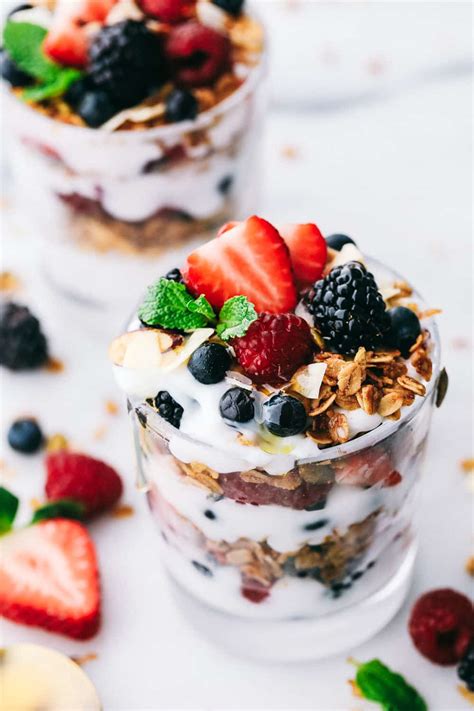 Best Yogurt Parfait Recipe with Granola | How to Make Yogurt Parfait?