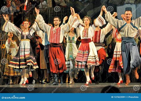 Traditional dance, Ukraine editorial photo. Image of female - 127622091