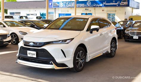 Used Toyota Harrier Hybrid 2022 for sale in Dubai - 599223