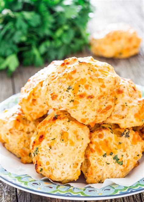 Copycat Red Lobster Cheddar Bay Biscuits - Jo Cooks