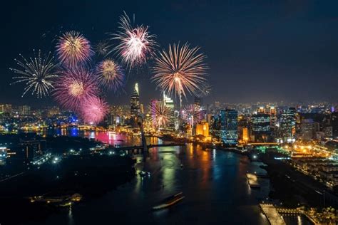 8,543 Aerial Fireworks Images, Stock Photos, 3D objects, & Vectors ...