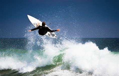 Discover the Top 10 Surfing Spots in Los Angeles | Discover Los Angeles