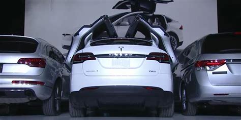 Tesla-Model-X-Falcon-Wing - SciNews