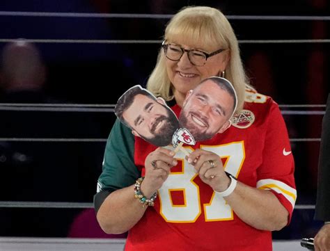 What are Travis Kelce's stats? 7 facts about the Kelce brothers