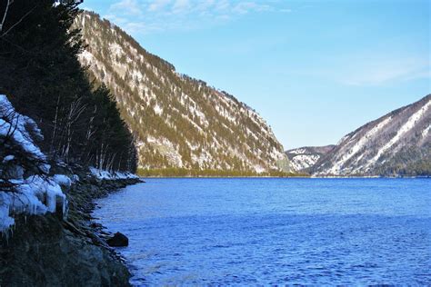 River in Snowy Mountains · Free Stock Photo