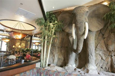 Elephant Bar - Las Vegas Weekly