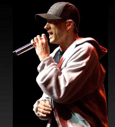 Eminem Clothing Style 2022: What Style of Hats Does Eminem Wear?