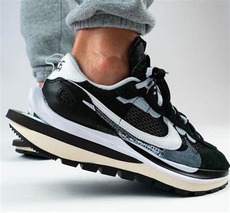 sacai Nike VaporWaffle Black White CV1363-001 Release Date - SBD