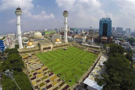 Sejarah Masjid Raya Bandung, Pembangunan dan Renovasi