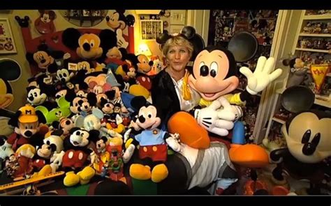 Mickey Mouse Memorabilia: Janet Esteves Sets Guinness World Record For Having The Most ...