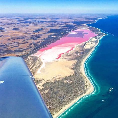 The beautiful coastline of Australia's Coral Coast a few km north of Geraldton. Port Gregory's ...