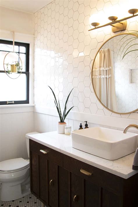 A Small “Swedish Bungalow” in Portland Is DIYed and Adorable | Bathroom ...