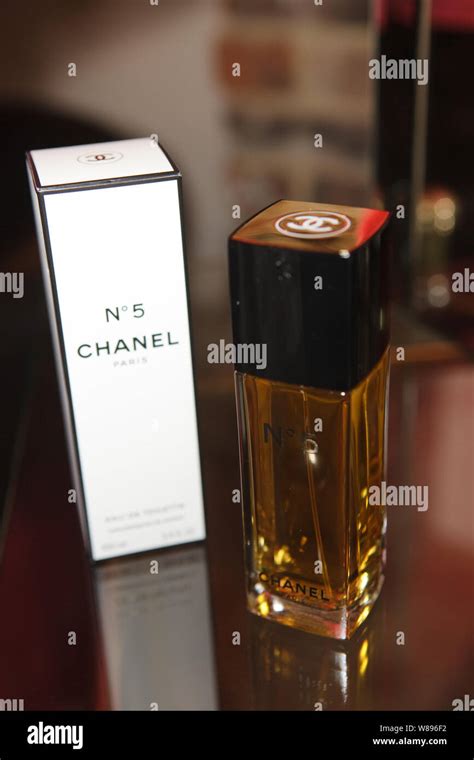 Chanel perfume bottle hi-res stock photography and images - Alamy