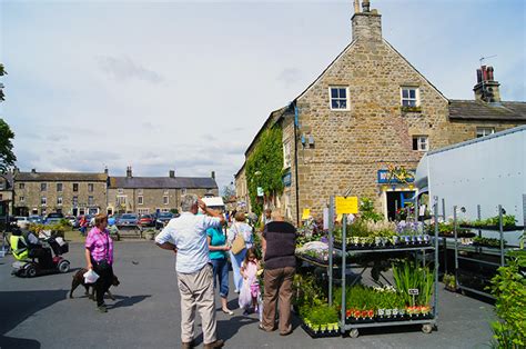 Walks in North Yorkshire - Masham, Ripon Rowel, Shaws Bridge, River Burn and River Ure