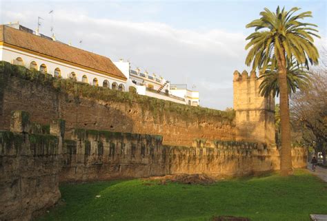 antrophistoria: Urbanismo anula los 112.000 euros destinados al arreglo de la muralla de la ...