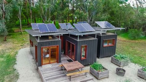 OFF GRID SHIPPING CONTAINER HOME (4_ | Living Big In A Tiny House | Container house design ...