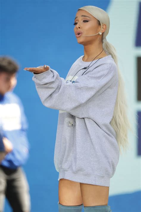 Ariana Grande Debuted a Low Blonde Ponytail and Fans Freaked Out | Allure