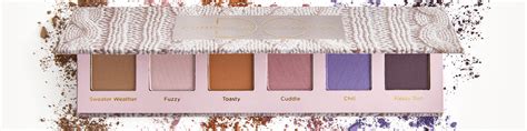 How to Use an Eyeshadow Palette: Tips + Guide to Using an Eyeshadow Palette