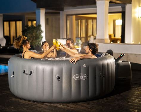 Hot tub party ideas: 10 guaranteed ways to have a good time | Gardeningetc