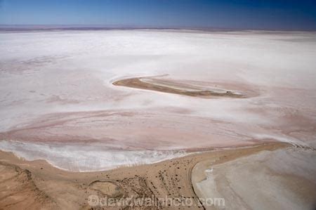 Lake Eyre Salt Lake (15m below sea level), Lake Eyre National Park ...