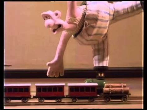 Wallace & Gromit Ep. #2 Wrong Trousers: Train Chase (English) - YouTube