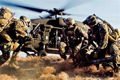 UH-60A/L Black Hawk Helicopter | Military.com