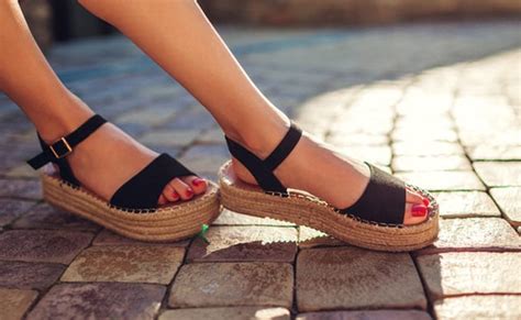 Monsoon Fashion: Stylish Monsoon-Friendly Footwear For Women Up To 50% Off Right Now