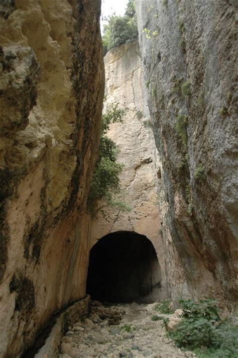 Seleucia in Pieria, Tunnel, Exit (2) - Livius