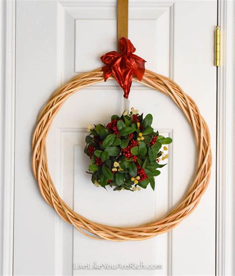 DIY Mistletoe Wreath - Live Like You Are Rich