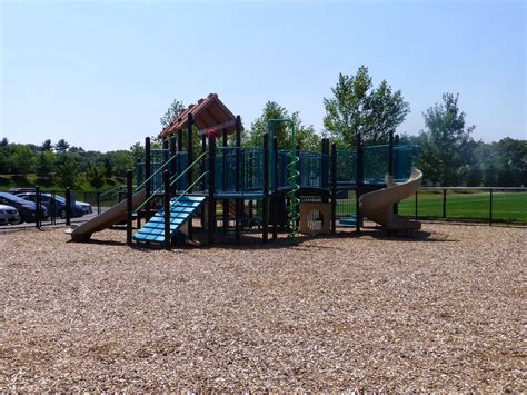 Visiting Brookline Playgrounds: Skyline Park