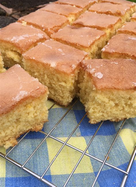 Mary Berry´s Lemon Drizzle Cake | Easy Traybake - TheUniCook | Lemon ...