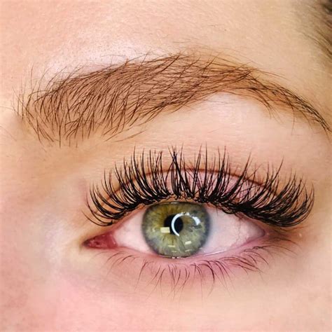 5 Benefits of Eyelash Extensions | Wisp Lashes