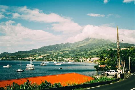 The Deadly Volcano of Martinique - PILOT GUIDES