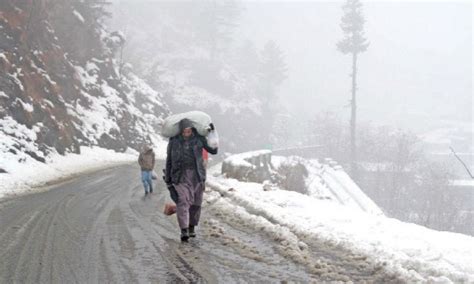 Three tourists die after being trapped in snowfall in Upper Kohistan ...