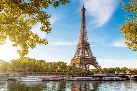 25 Tourist Places in Paris: Tourist Attractions & Famous Places to Visit