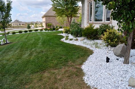 White Marble | Indianapolis Decorative Rock | McCarty Mulch