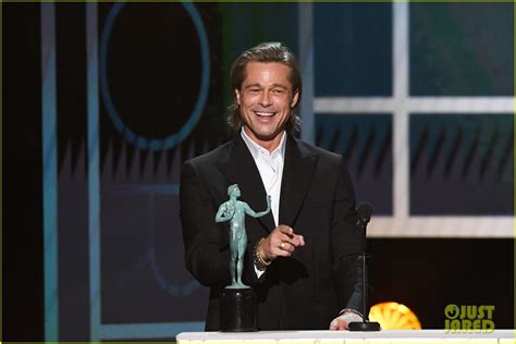 Brad Pitt Jokes About His Tinder Profile During SAG Awards 2020 ...