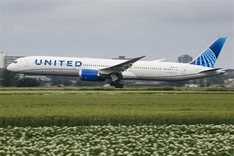 What Happened To United's Airbus A350 Order?