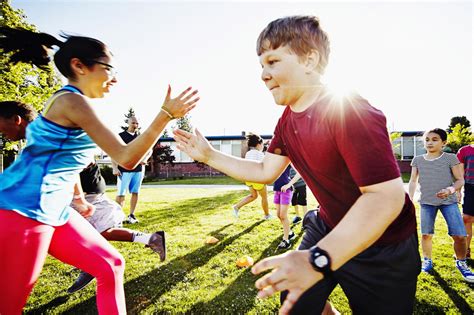 Balloon Relay Games : 12 Relay Games For Kids Lovetoknow / If you have ...