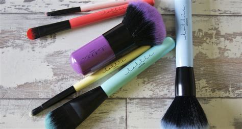 BEAUTY REVIEW: LOTTIE LONDON MAKEUP BRUSHES - A Life With Frills