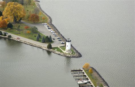 Fond Du Lac Lighthouse in Fond Du Lac, WI, United States - lighthouse Reviews - Phone Number ...