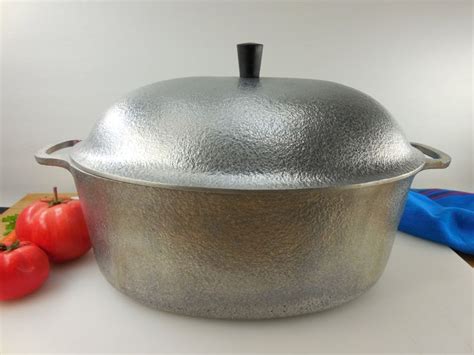Club Hammered Aluminum 15" Oval Roaster Pot with Lid - USA Vintage ...