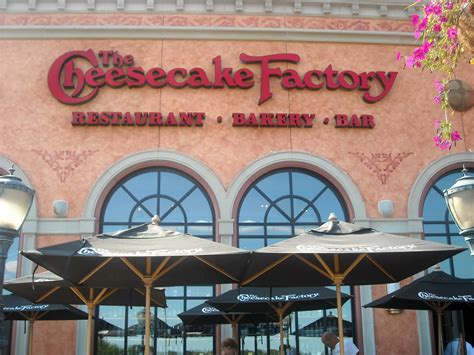 SteakNPotatoesKindaGurl: Restaurant Review : Cheesecake Factory at ...