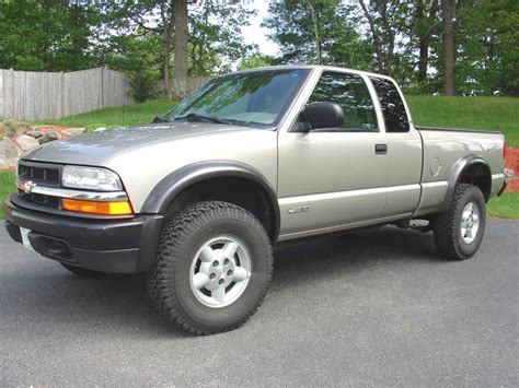 Chevrolet S10 Zr2 4x4 - reviews, prices, ratings with various photos