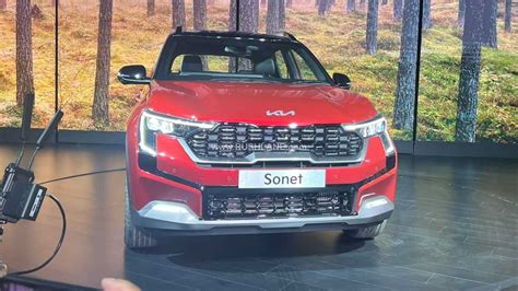 2024 Kia Sonet Facelift Debuts – New Segment First Features - thefactsheets