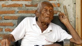 'Oldest human' dies in Indonesia 'aged 146' - BBC News